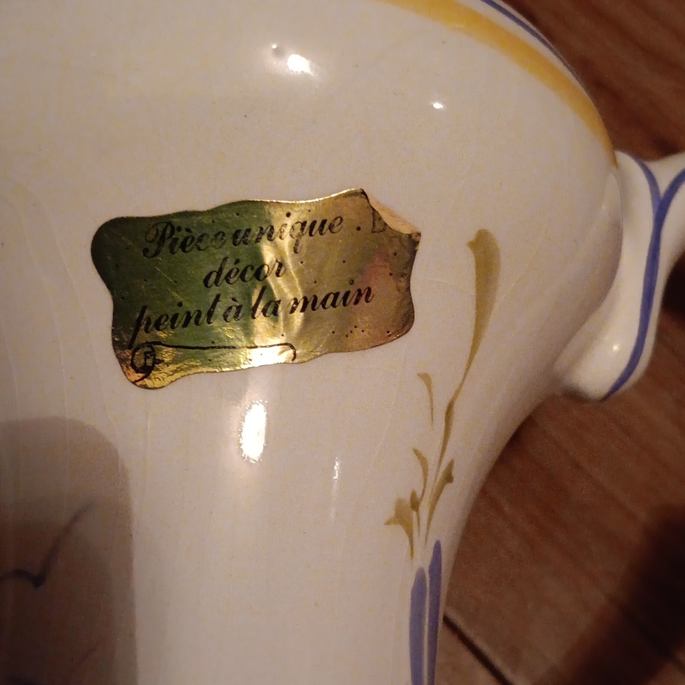 VINTAGE QUIMPER BRETONNE SITTING IN GARDEN VASE - Picture 12 of 12